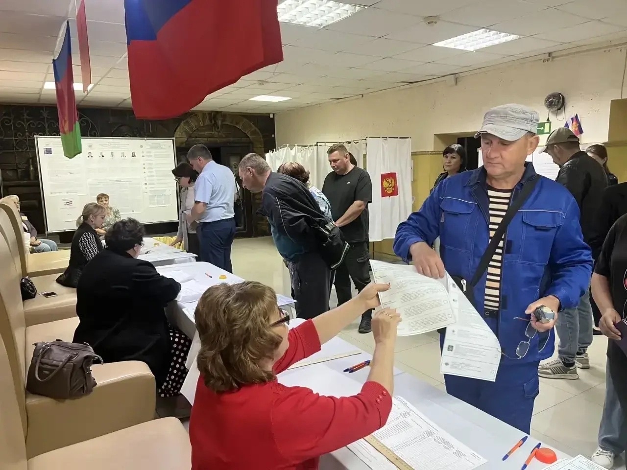 Все 22 избирательных участка Староминского района открылись для голосования избирателей!