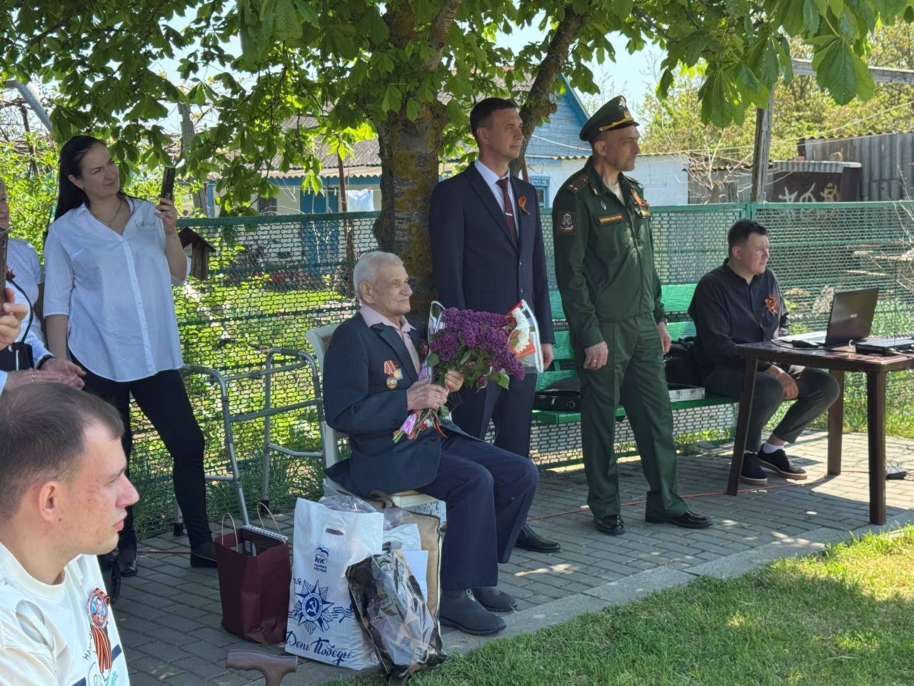 Решетняк Семён Васильевич — единственный участник Великой Отечественной войны, оставшийся в Староминском районе, — принял поздравления с Днем Великой Победы
