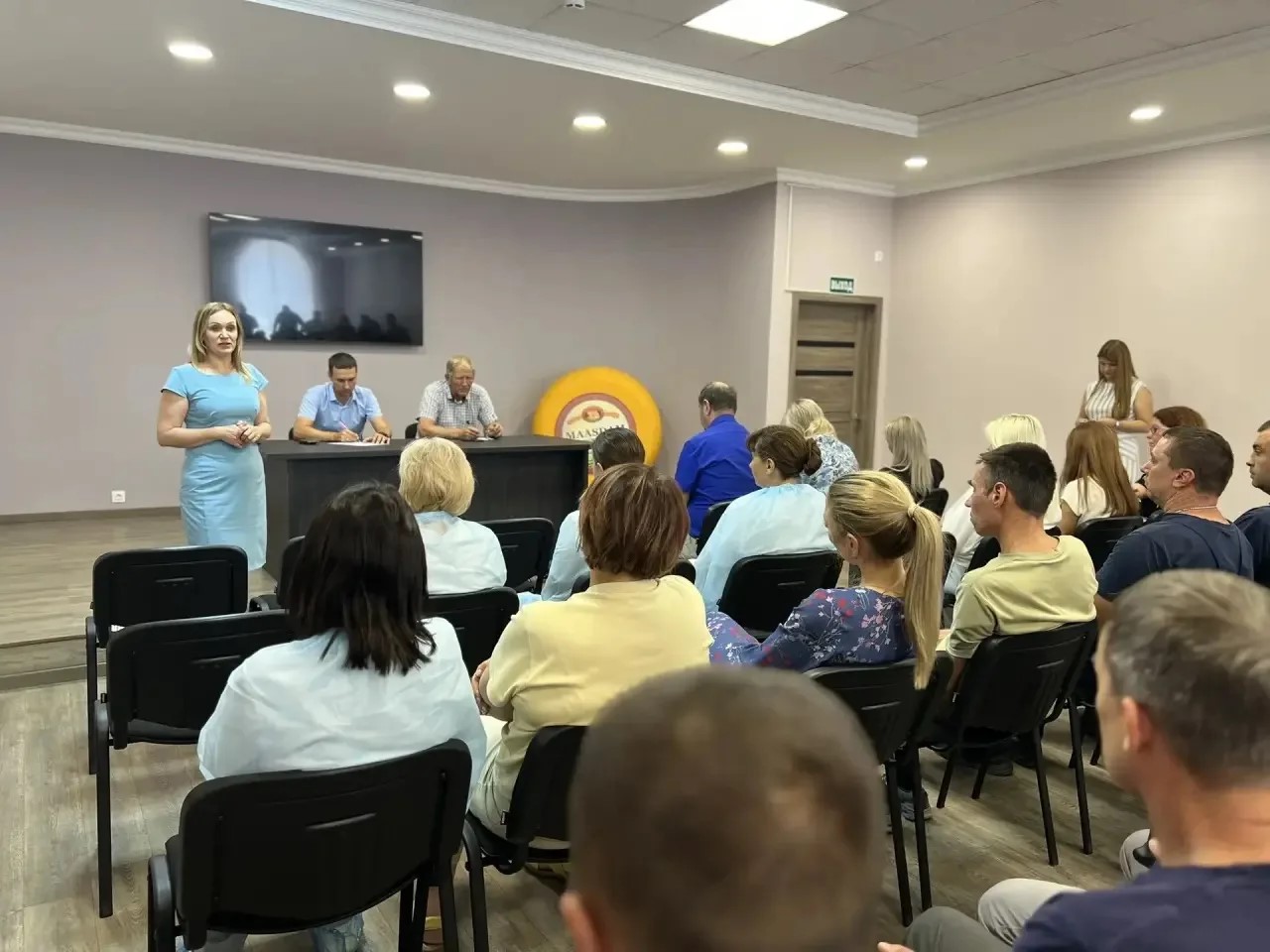 Работа по информированию на предприятиях. Встреча председателя ТИК Староминская с коллективом ЗАО «Сыродел»