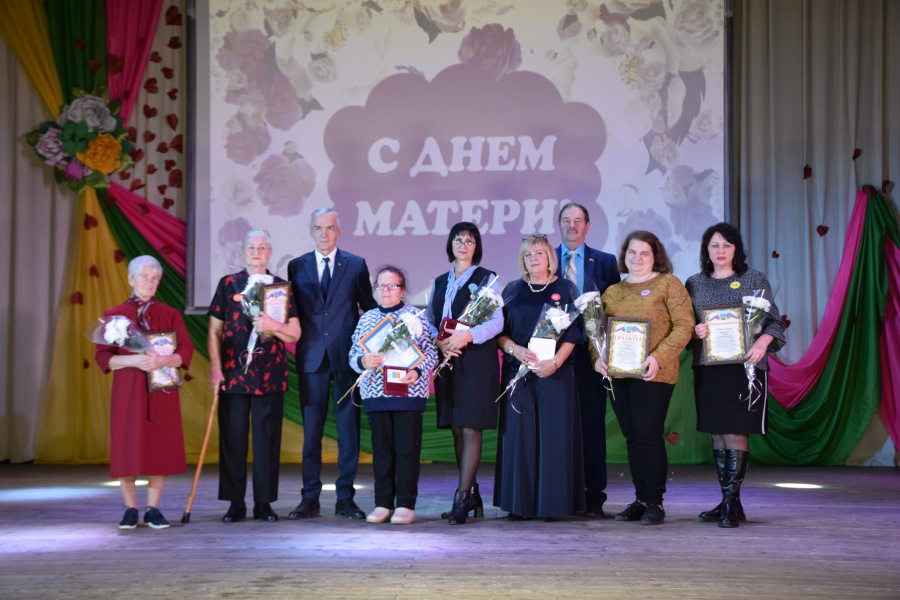 Сияющие звёзды материнства: Поздравляем наших героинь!