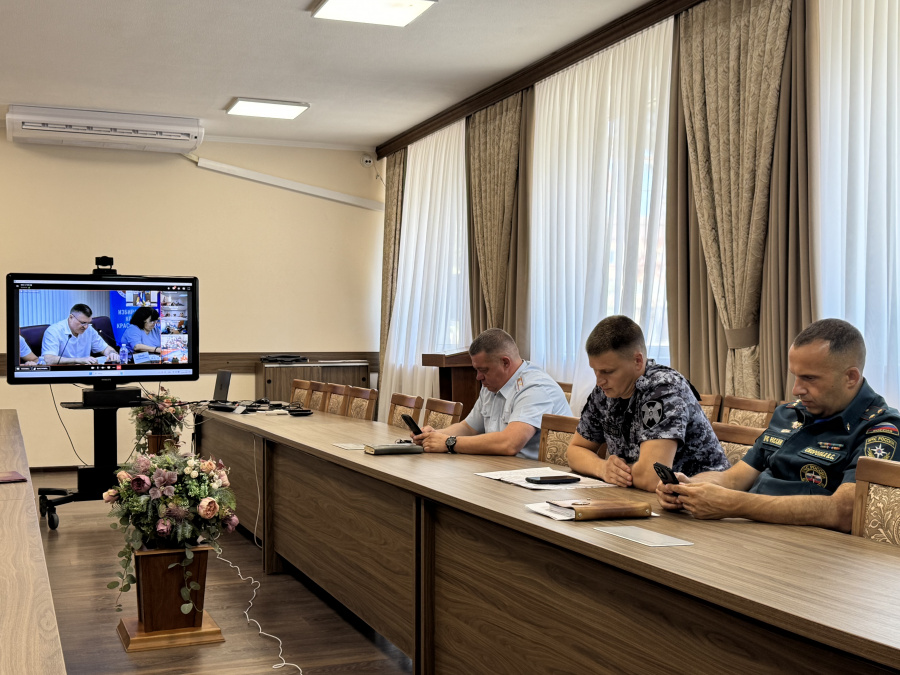 На краевом совещании рассмотрели вопросы готовности помещений для голосования и исполнения требований безопасности