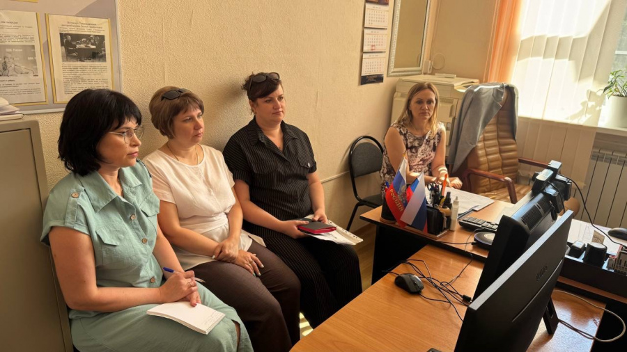 29 июля в режиме видеоконференцсвязи прошел семинар по вопросам оформления заявлений о включении избирателей в список избирателей по месту нахождения при проведении выборов депутатов Государственной Думы Федерального Собрания Российской Федерации девятого