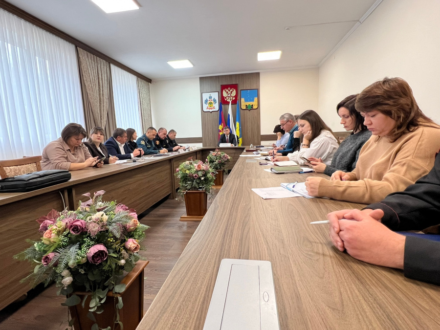 Готовимся к праздникам: безопасность — на первом месте!