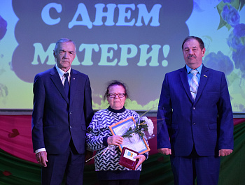 Сияющие звёзды материнства: Поздравляем наших героинь!