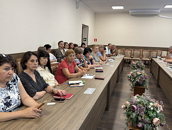 Состоялось установочное совещание с руководящим составом участковых избирательных комиссий Староминского района по выборам депутатов Государственной Думы Федерального Собрания Российской Федерации девятого созыва