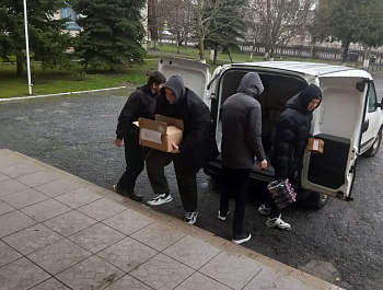 Осуществили доставку гуманитарной помощи в  г. Геническ