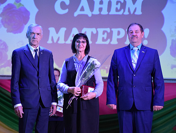 Сияющие звёзды материнства: Поздравляем наших героинь!