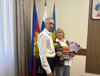 Поздравили ветеранов-бамовцев с 50-летием начала полномасштабного строительства Байкало-Амурской магистрали.