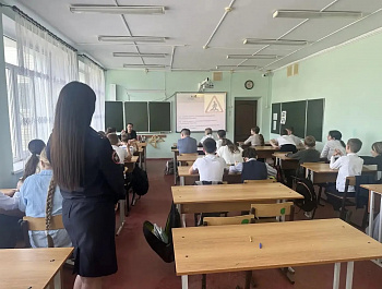 Сотрудниками Госавтоинспекции Староминского района проводятся «Безопасные пятиминутки»