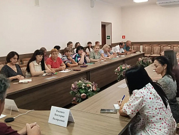 Состоялось установочное совещание с руководящим составом участковых избирательных комиссий Староминского района по выборам депутатов Государственной Думы Федерального Собрания Российской Федерации девятого созыва