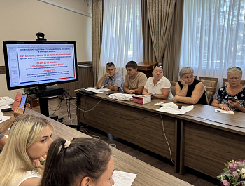 18 и 19 августа ТИК Староминская провела второй этап обучения с координаторами и обходчиками проекта адресного информирования избирателей "ИнформУИК".