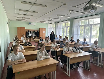 Сотрудниками Госавтоинспекции Староминского района проводятся «Безопасные пятиминутки»