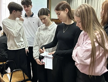 Встреча председателя территориальной избирательной комиссии Староминская с учащимися  в рамках проведения месячника Молодого избирателя: разговор о правах, обязанностях и избирательном праве