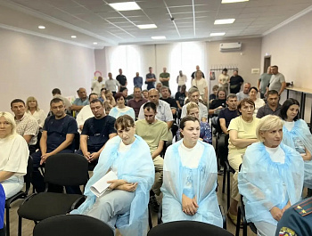 Работа по информированию на предприятиях. Встреча председателя ТИК Староминская с коллективом ЗАО «Сыродел»