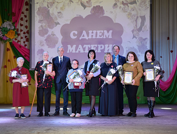 Сияющие звёзды материнства: Поздравляем наших героинь!