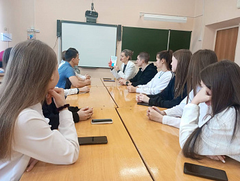В МБОУ СОШ № 7 им. В.И. Ленина проходят мероприятия, приуроченные к Дню Молодого избирателя
