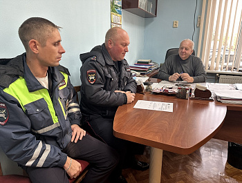 Сотрудники Госавтоинспекции побывали с профилактическим визитом в ДСУ №2