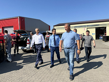 Глава района Владимир Горб с прокурором района Александром Рязановым посетили динамично развивающееся предприятие "Стартек".
