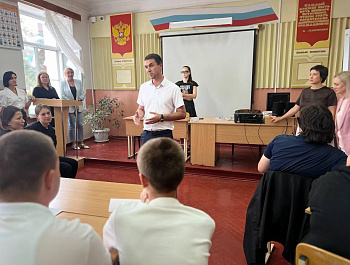 В рамках Единого дня молодежного информирования о выборах Губернатора Краснодарского края в Староминском техникуме прошла интеллектуальная игра «Что? Где? Когда?»