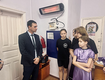 С рабочим визитом Дом детского творчества посетил ИО главы района Алексей Кияшко